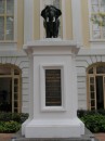 singapur-10 * Denkmal fr Thai-Knig * 1536 x 2048 * (1.35MB)