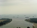 singapur-23 * Die Boote haben mich schon bei der Landung fasziniert, weil sie so gleichmig in der Bucht verteilt sind * 2048 x 1536 * (2.25MB)